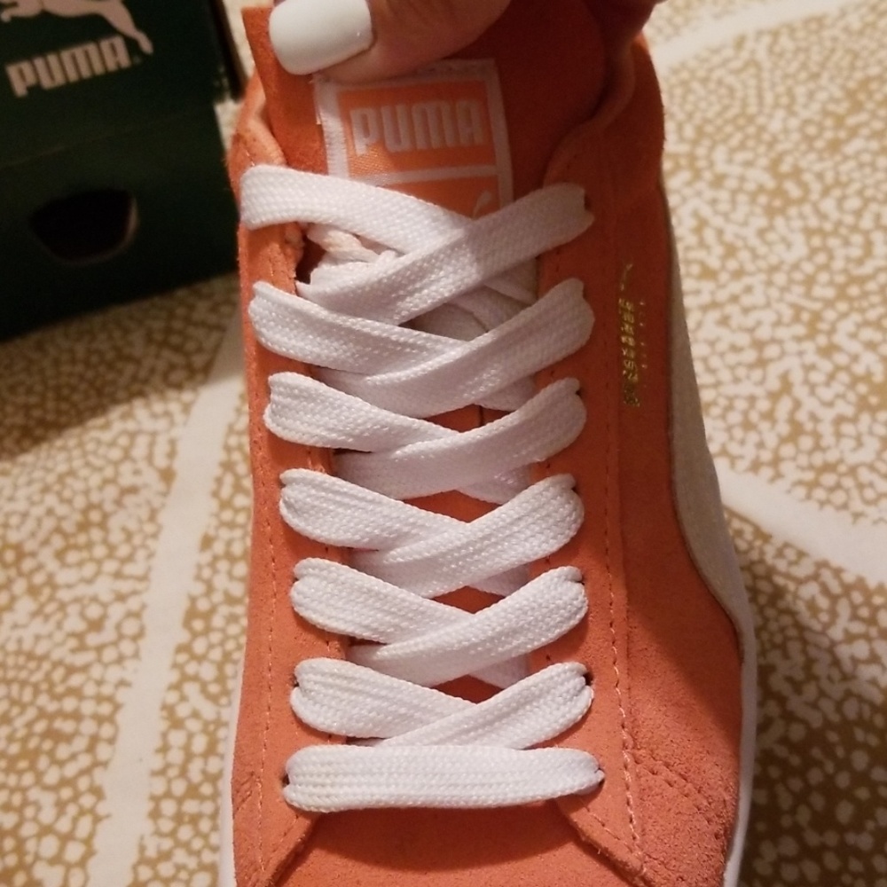 Sneakers - Picture 6 of 7